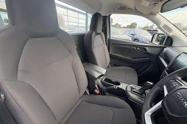 2025 Isuzu D-MAX SX  4X4