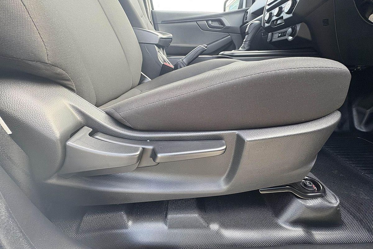 2025 Isuzu D-MAX SX  4X4