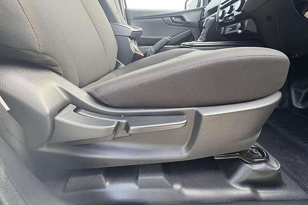 2025 Isuzu D-MAX SX  4X4