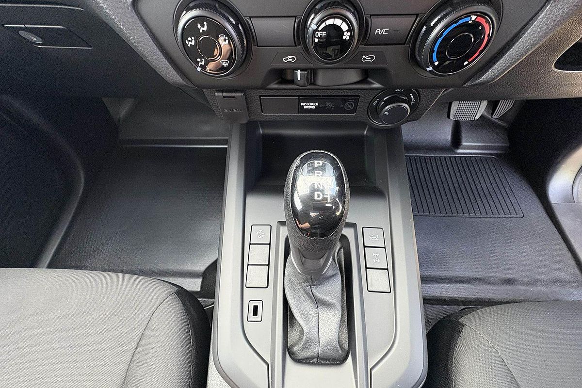 2025 Isuzu D-MAX SX  4X4
