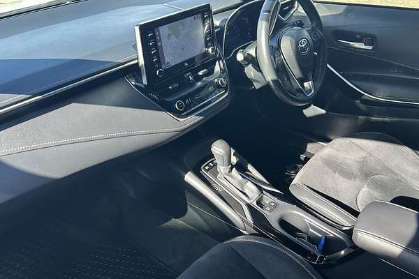 2020 Toyota Corolla ZR Hybrid ZWE211R