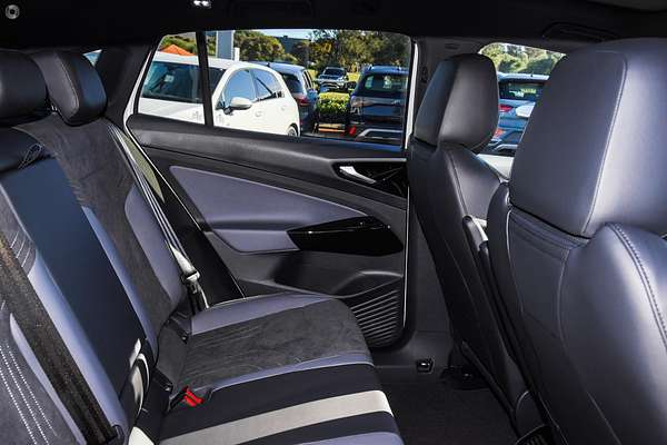 2025 Volkswagen ID.5 Pro E2