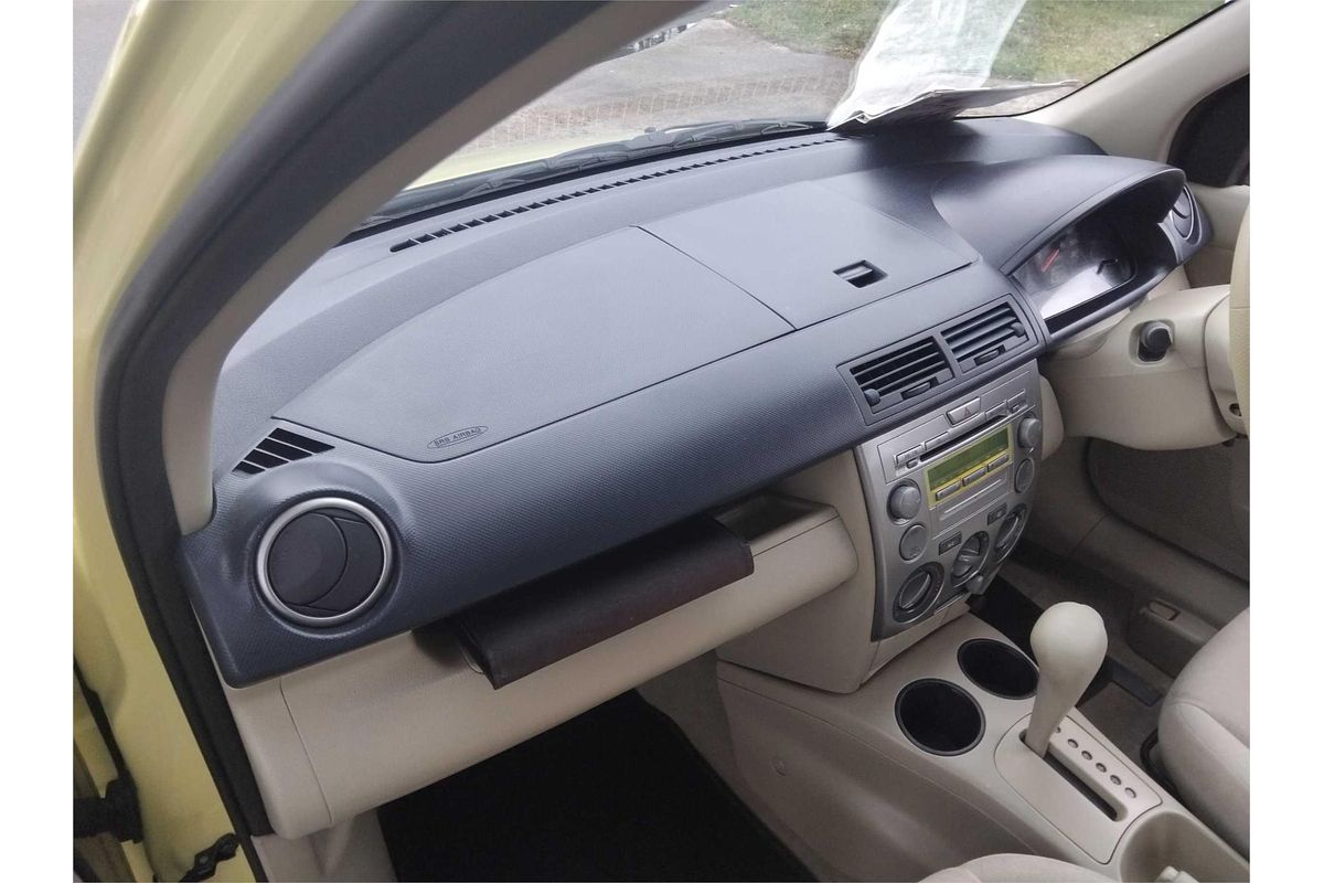 2002 Mazda 2 Maxx DY Series 1