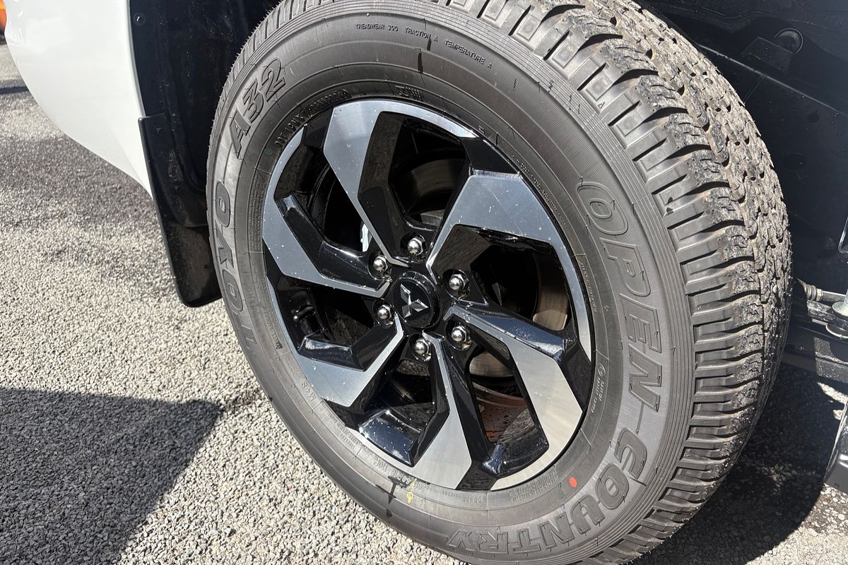 2025 Mitsubishi Pajero Sport Exceed QG