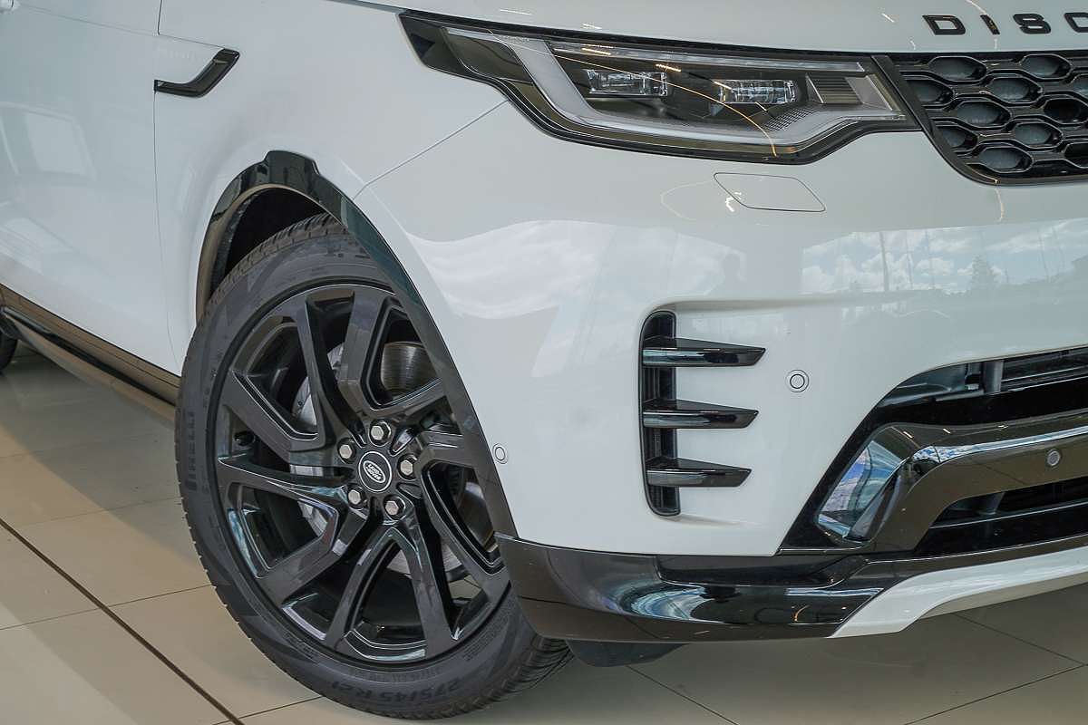 2024 Land Rover Discovery D300 Dynamic SE Series 5