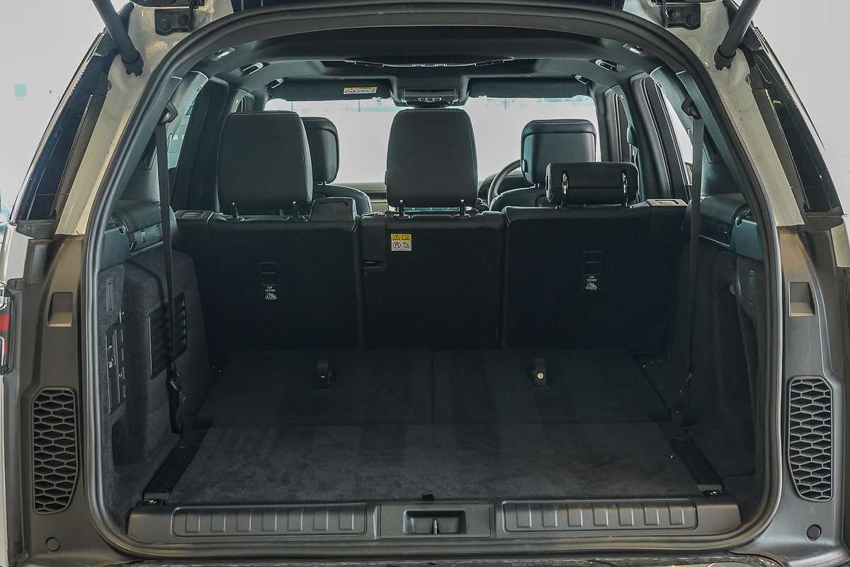 2024 Land Rover Discovery D300 Dynamic SE Series 5