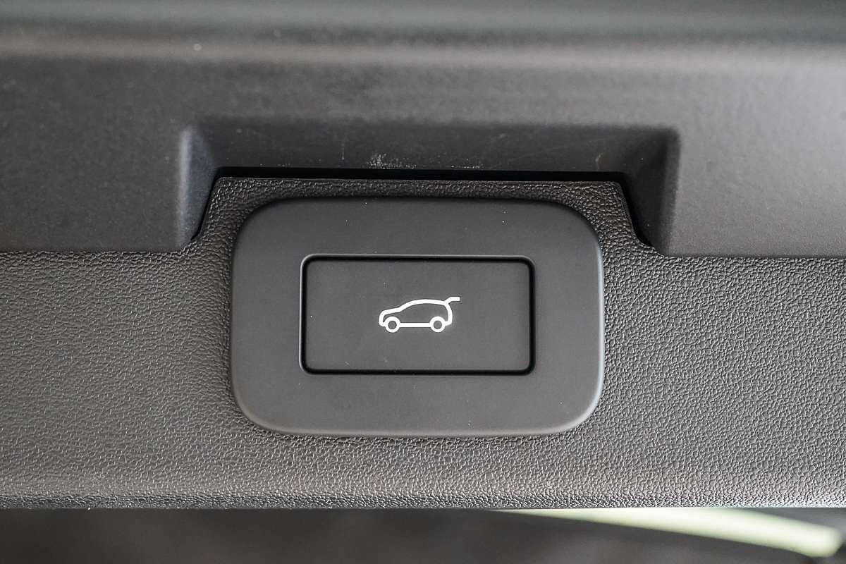 2024 Land Rover Discovery D300 Dynamic SE Series 5