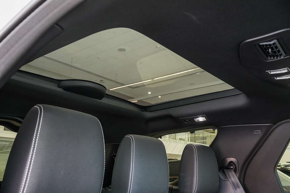 2024 Land Rover Discovery D300 Dynamic SE Series 5