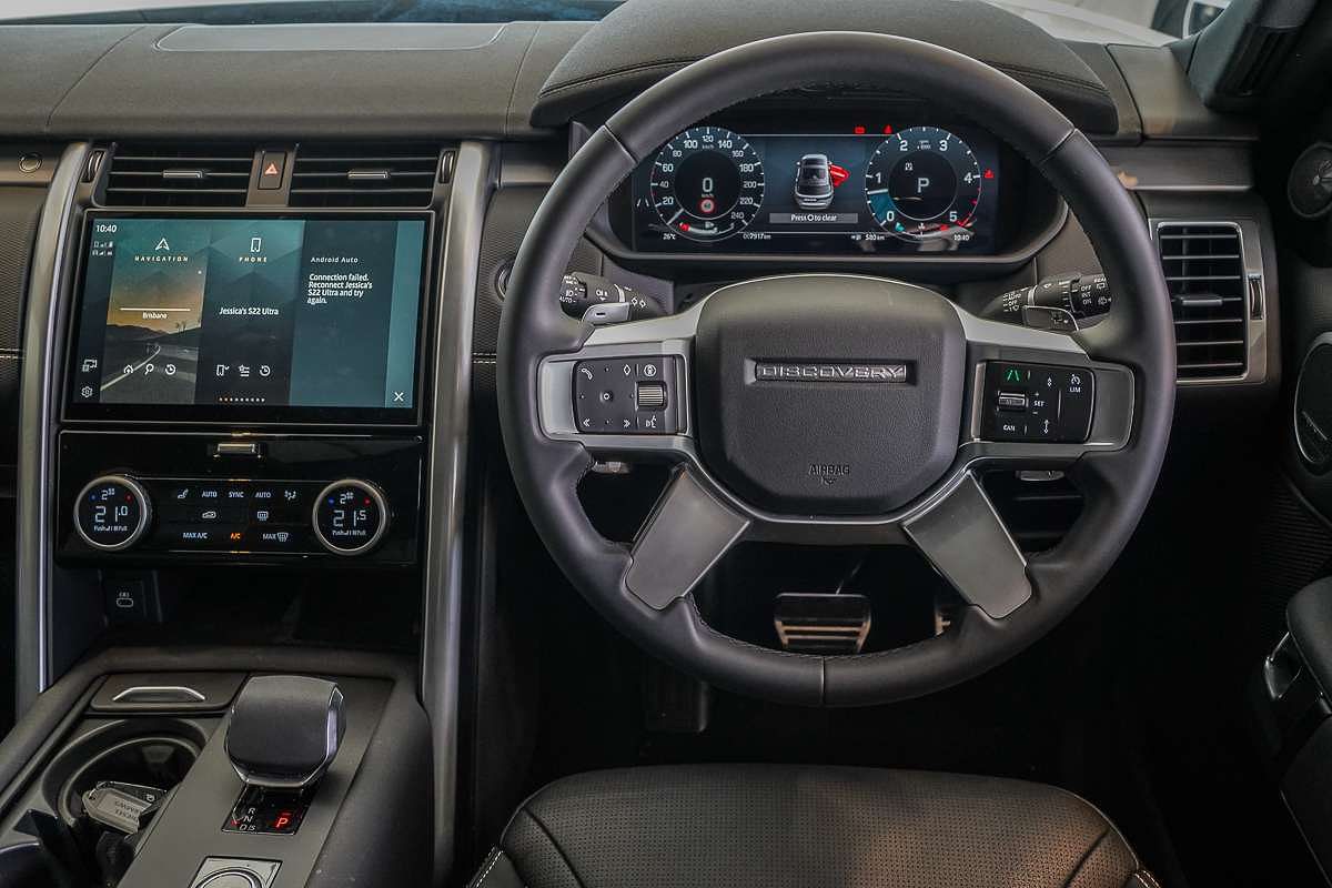 2024 Land Rover Discovery D300 Dynamic SE Series 5