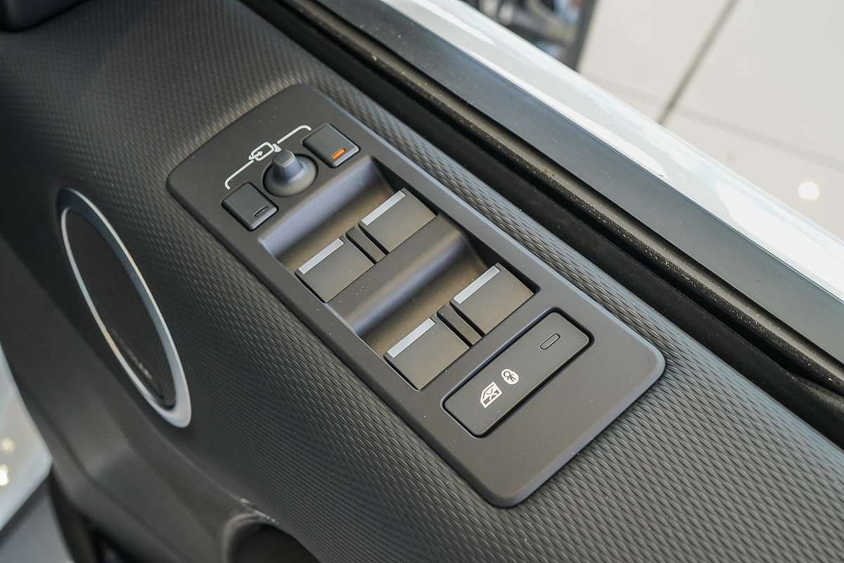 2024 Land Rover Discovery D300 Dynamic SE Series 5