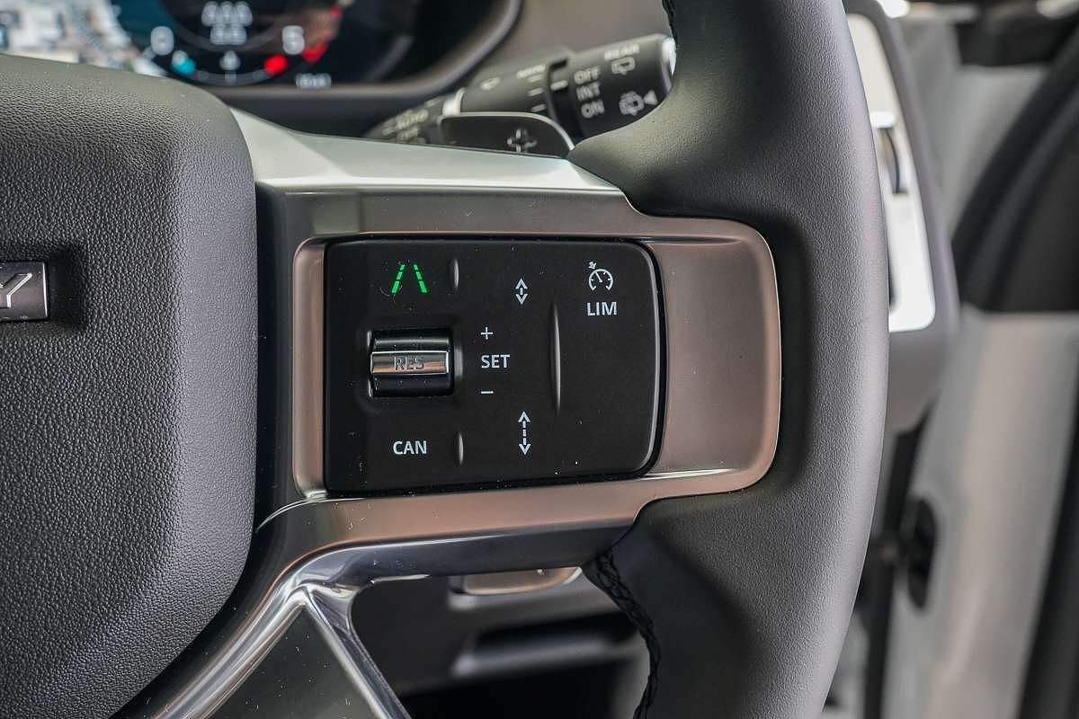 2024 Land Rover Discovery D300 Dynamic SE Series 5