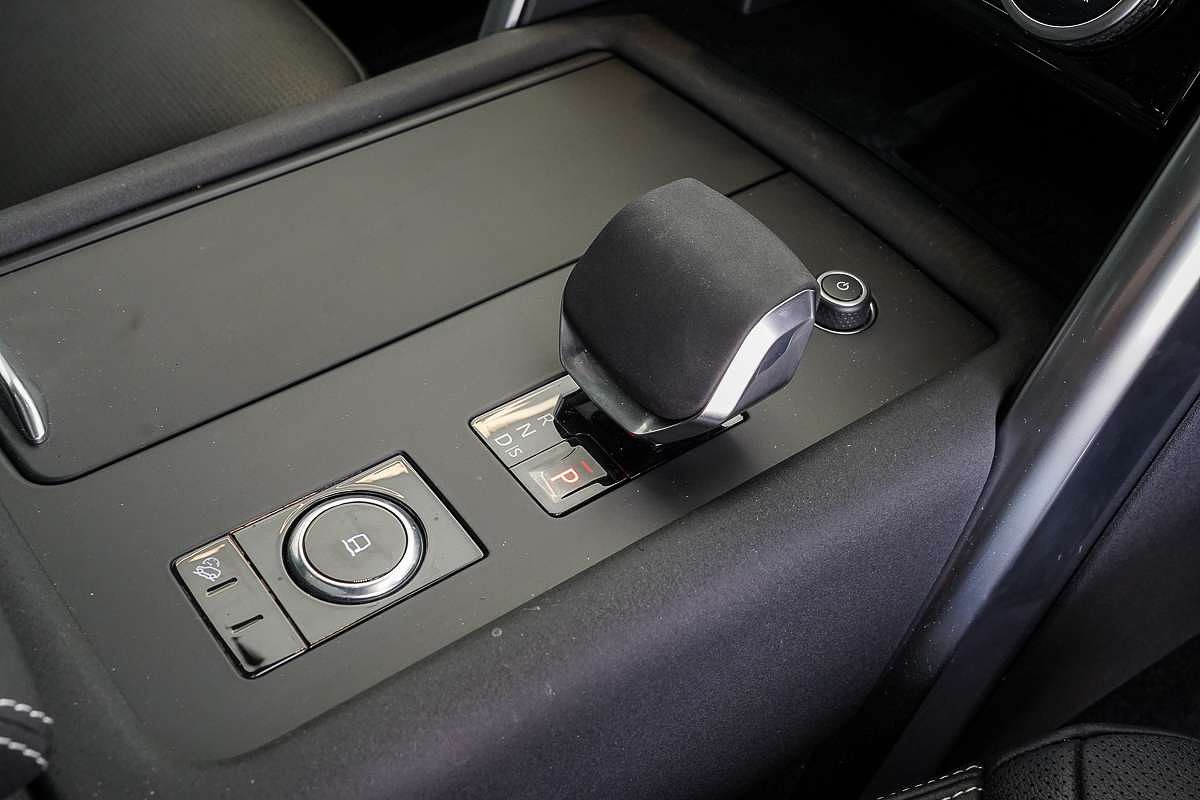 2024 Land Rover Discovery D300 Dynamic SE Series 5