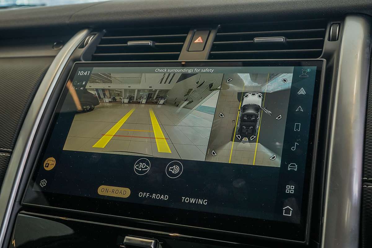 2024 Land Rover Discovery D300 Dynamic SE Series 5