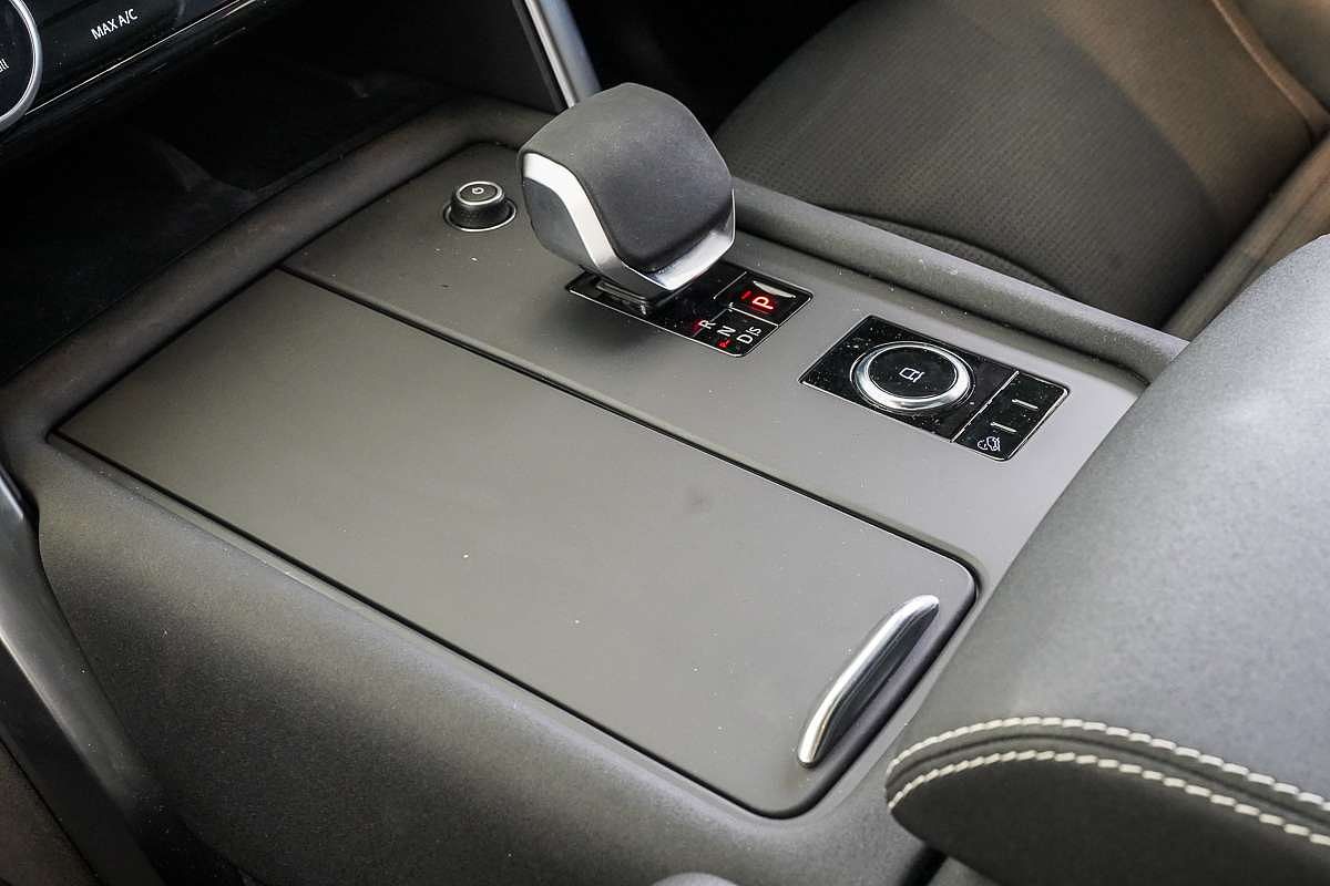 2024 Land Rover Discovery D300 Dynamic SE Series 5