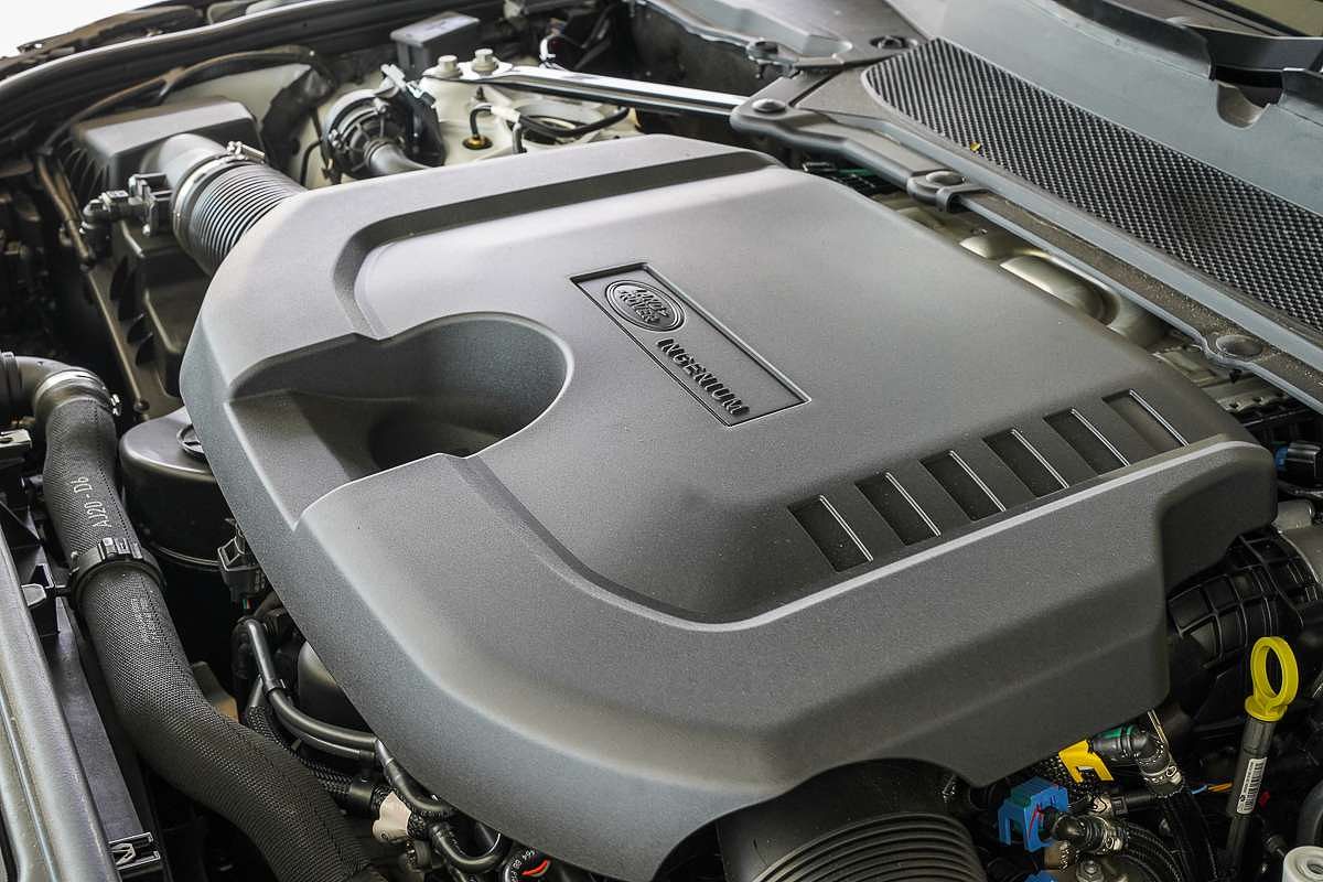 2024 Land Rover Discovery D300 Dynamic SE Series 5