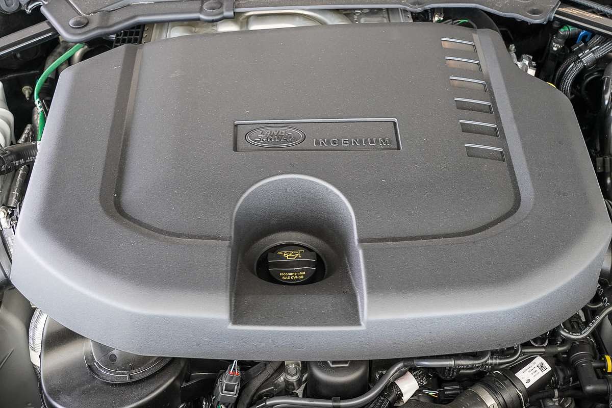 2024 Land Rover Discovery D300 Dynamic SE Series 5