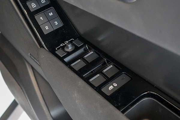 2024 Land Rover Range Rover Velar P250 Dynamic SE L560