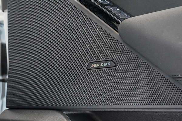 2024 Land Rover Range Rover Velar P250 Dynamic SE L560