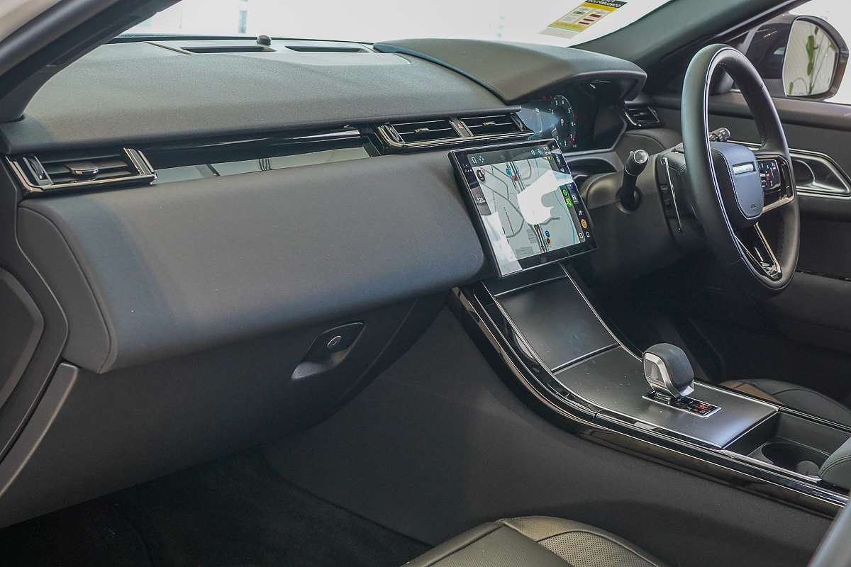 2024 Land Rover Range Rover Velar P250 Dynamic SE L560