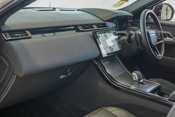 2024 Land Rover Range Rover Velar P250 Dynamic SE L560