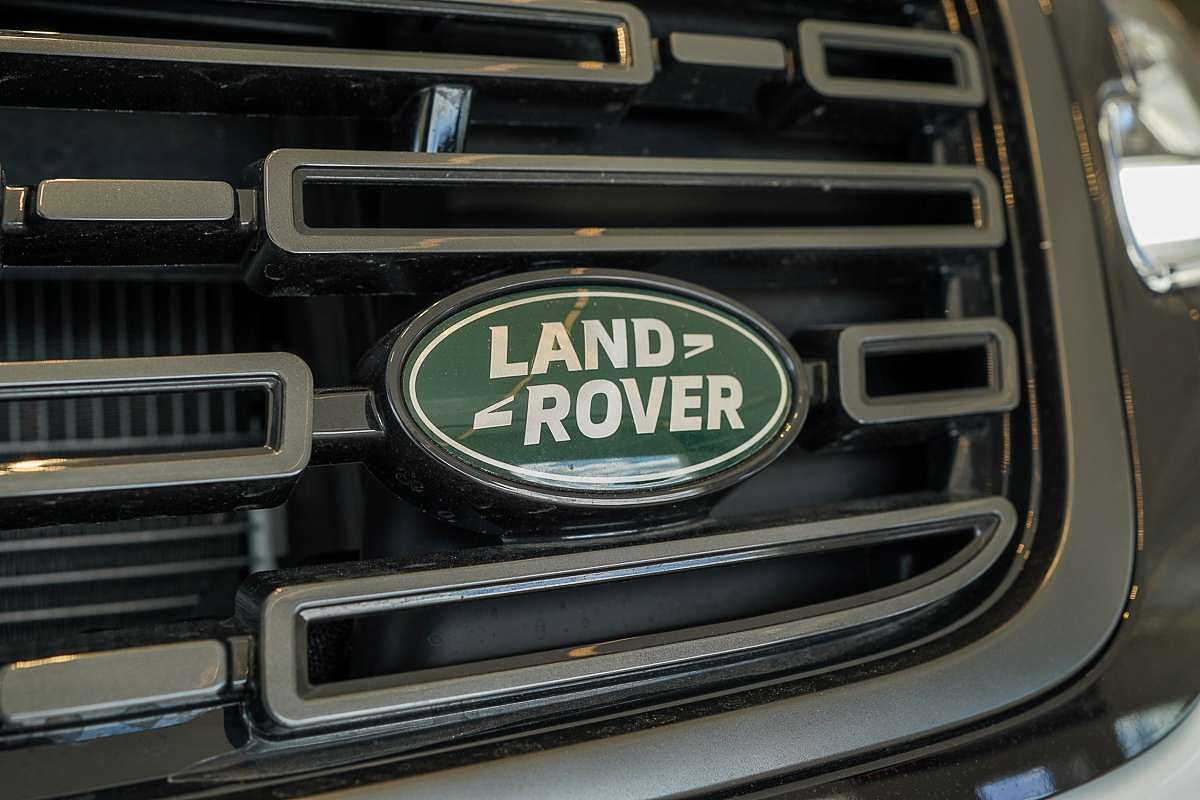 2024 Land Rover Range Rover Velar P250 Dynamic SE L560