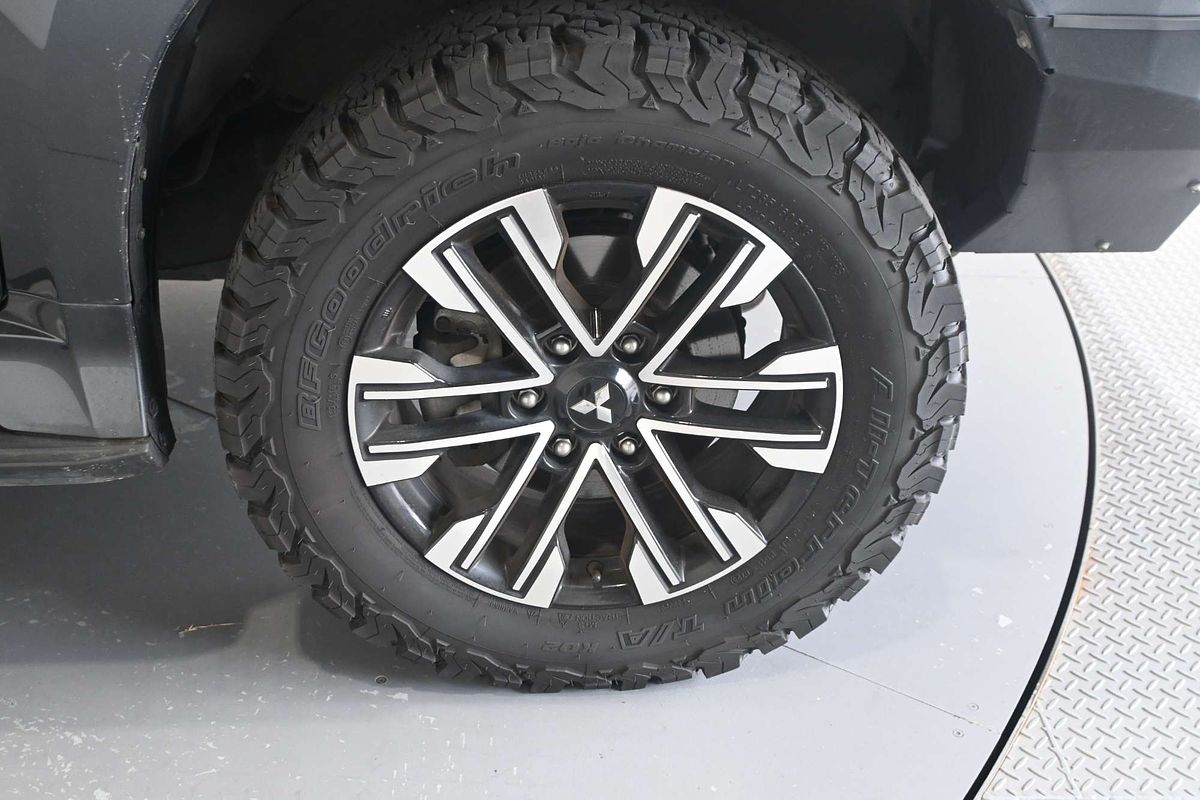 2020 Mitsubishi Pajero Sport Exceed QF