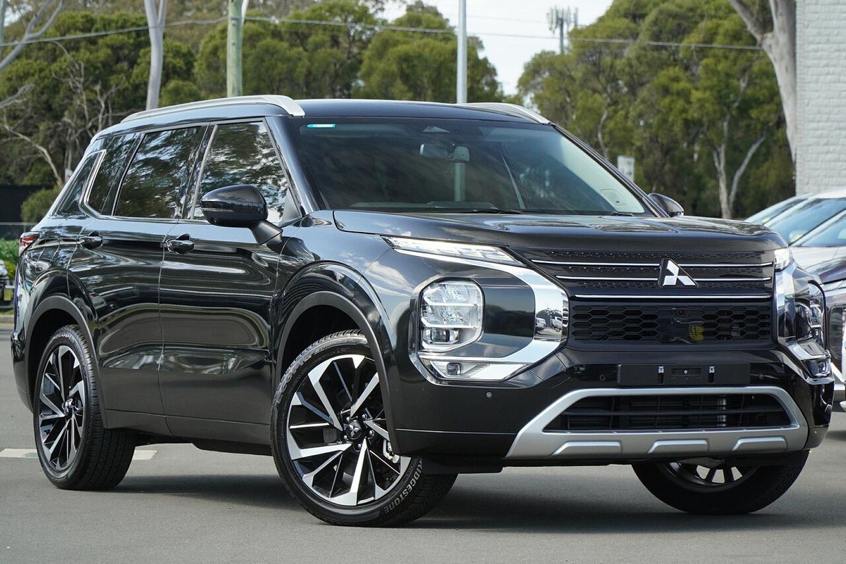 2024 Mitsubishi Outlander Exceed ZM