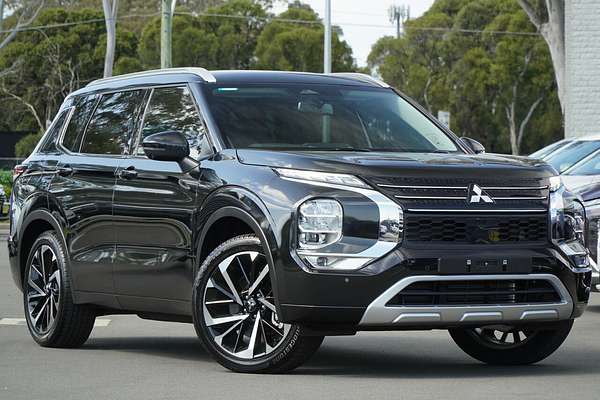 2024 Mitsubishi Outlander Exceed ZM