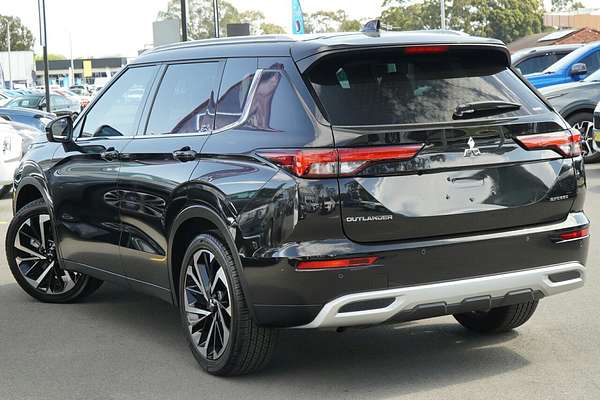 2024 Mitsubishi Outlander Exceed ZM