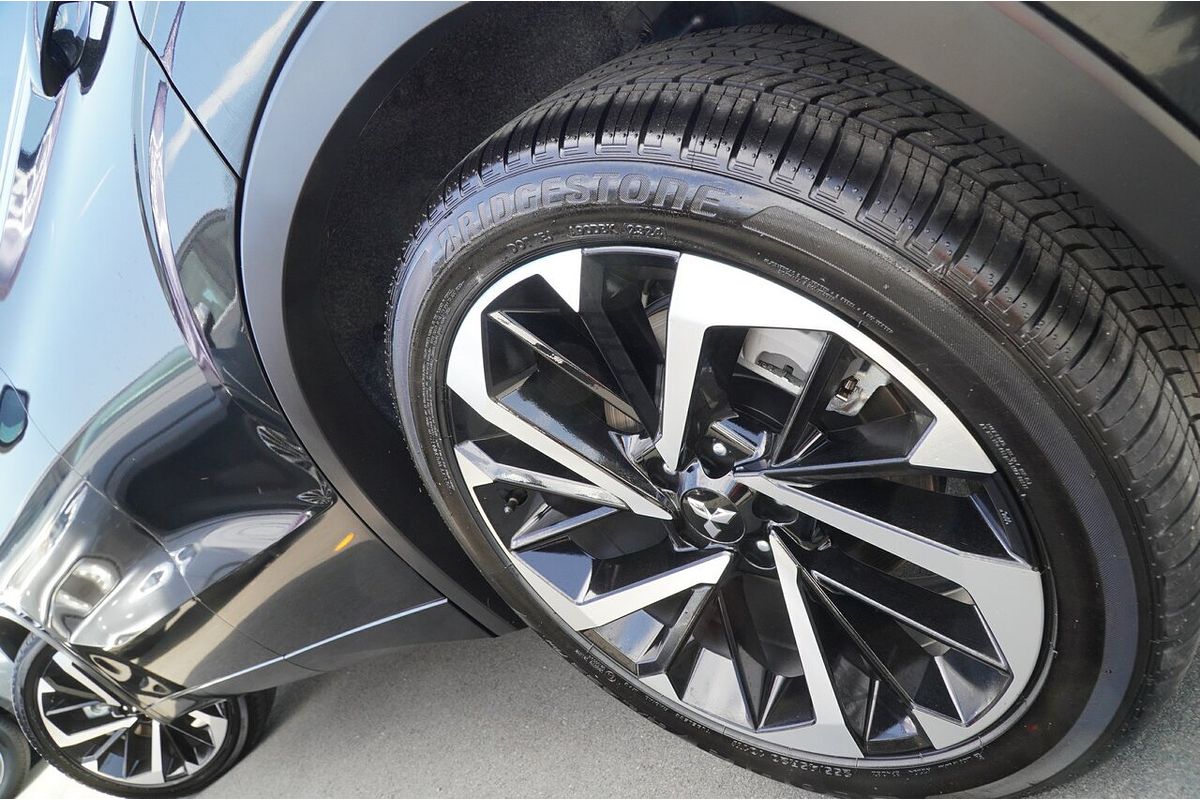 2024 Mitsubishi Outlander Exceed ZM