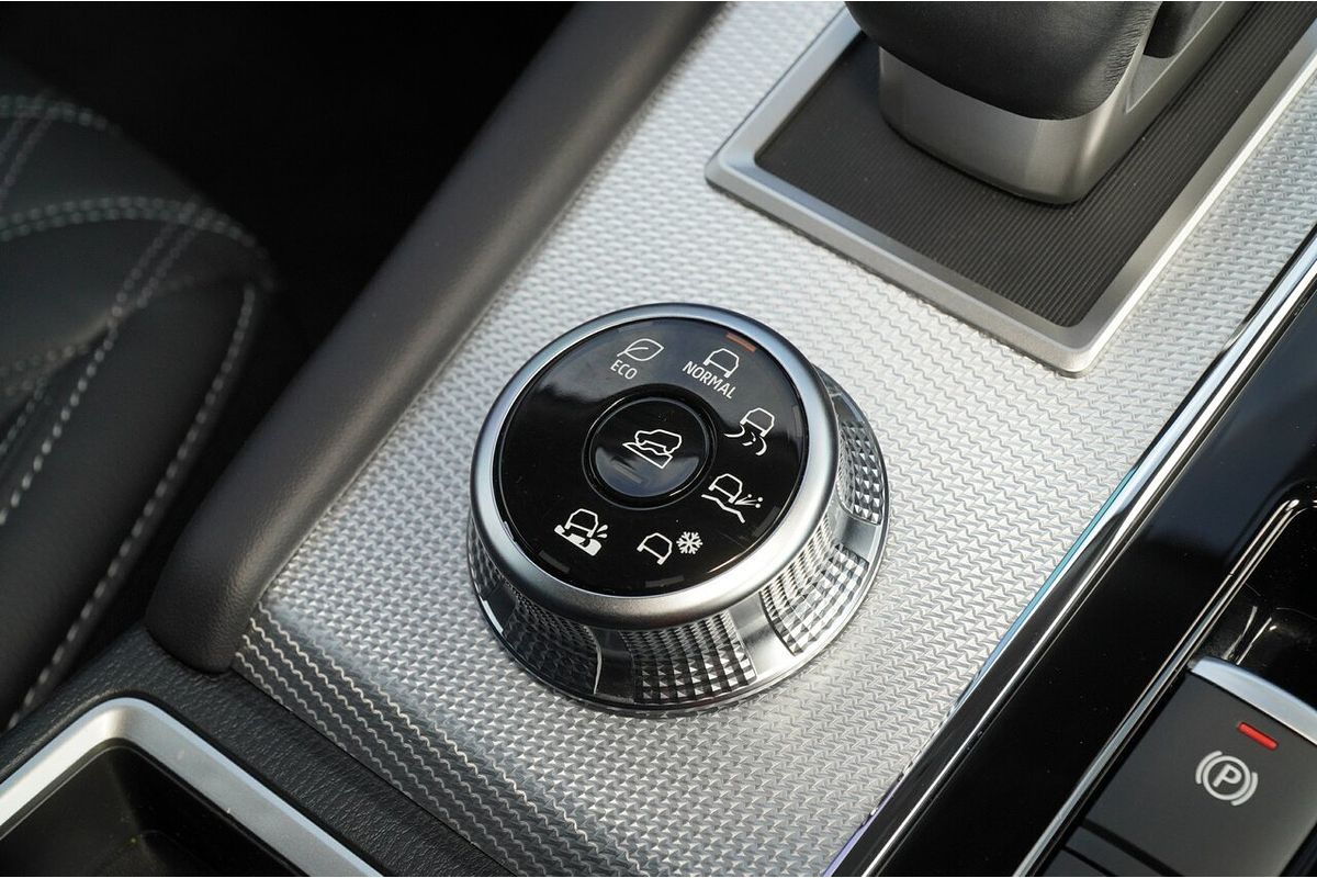 2024 Mitsubishi Outlander Exceed ZM