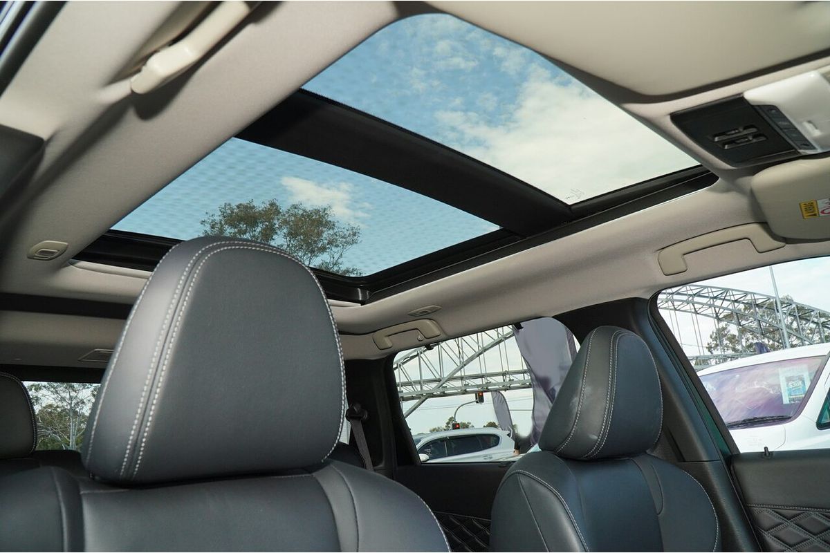 2024 Mitsubishi Outlander Exceed ZM