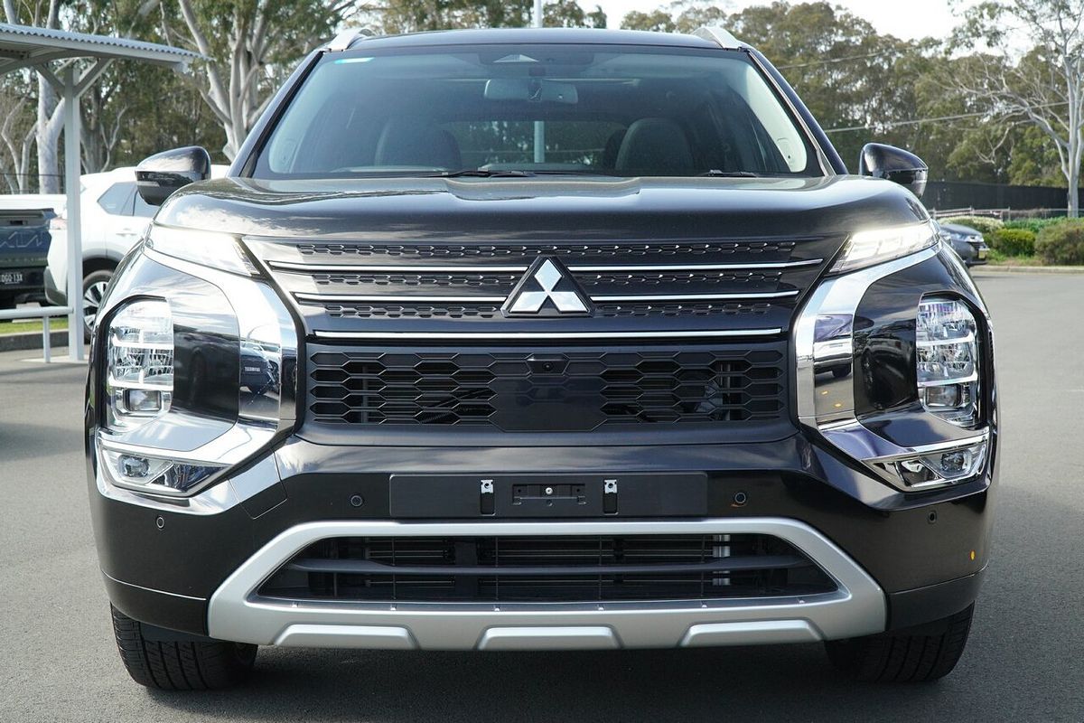 2024 Mitsubishi Outlander Exceed ZM