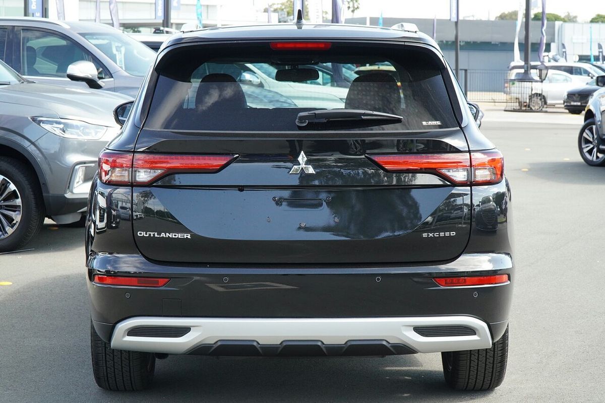 2024 Mitsubishi Outlander Exceed ZM