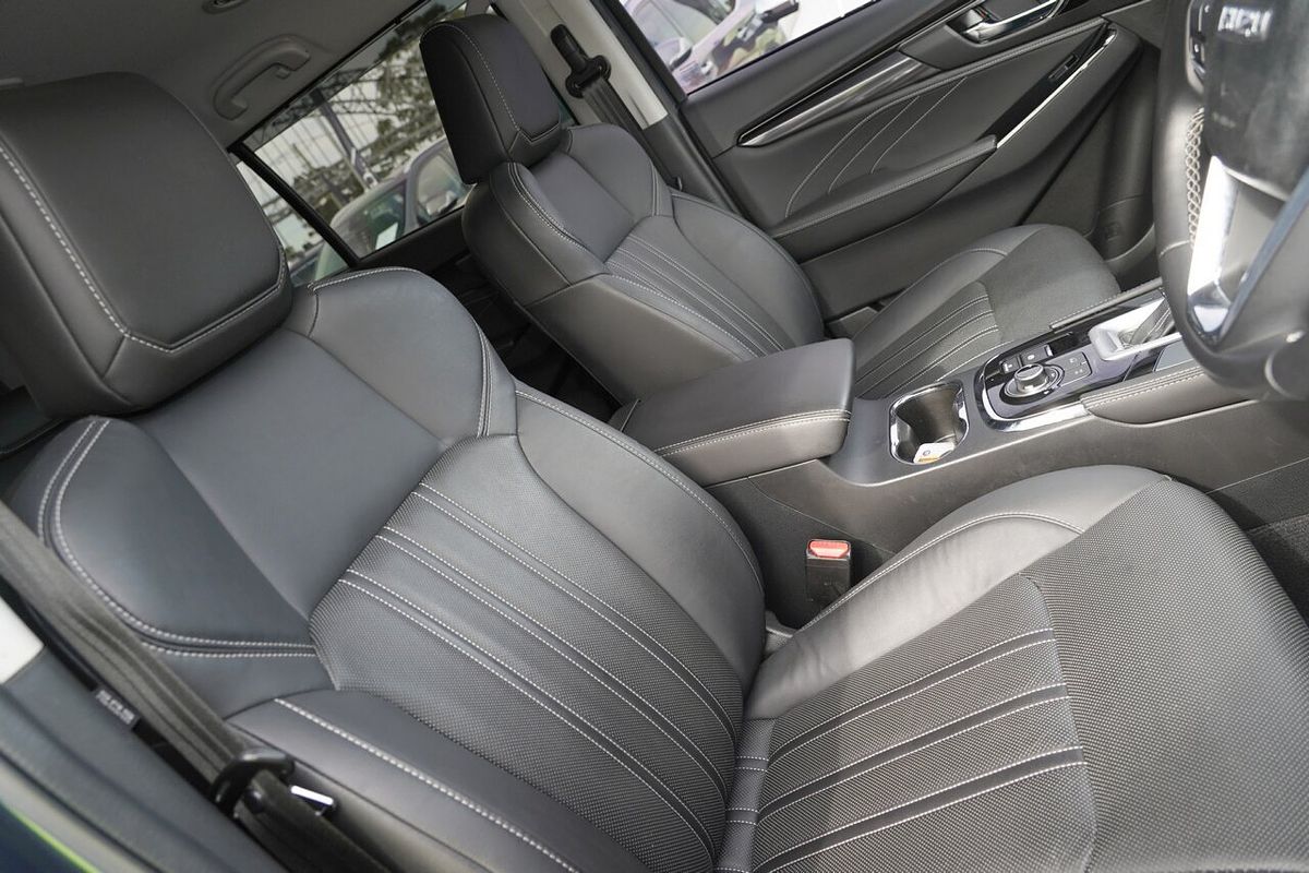 2023 Isuzu MU-X LS-T