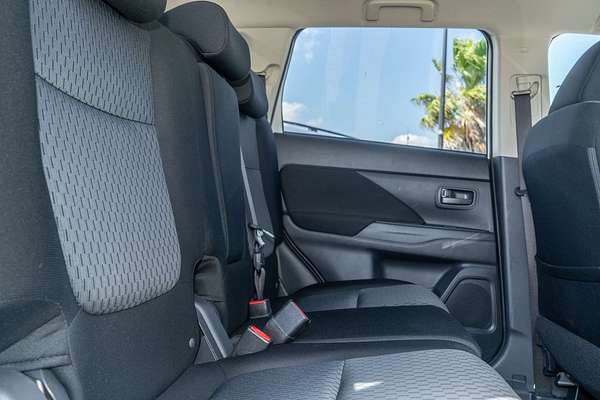 2013 Mitsubishi Outlander LS ZJ