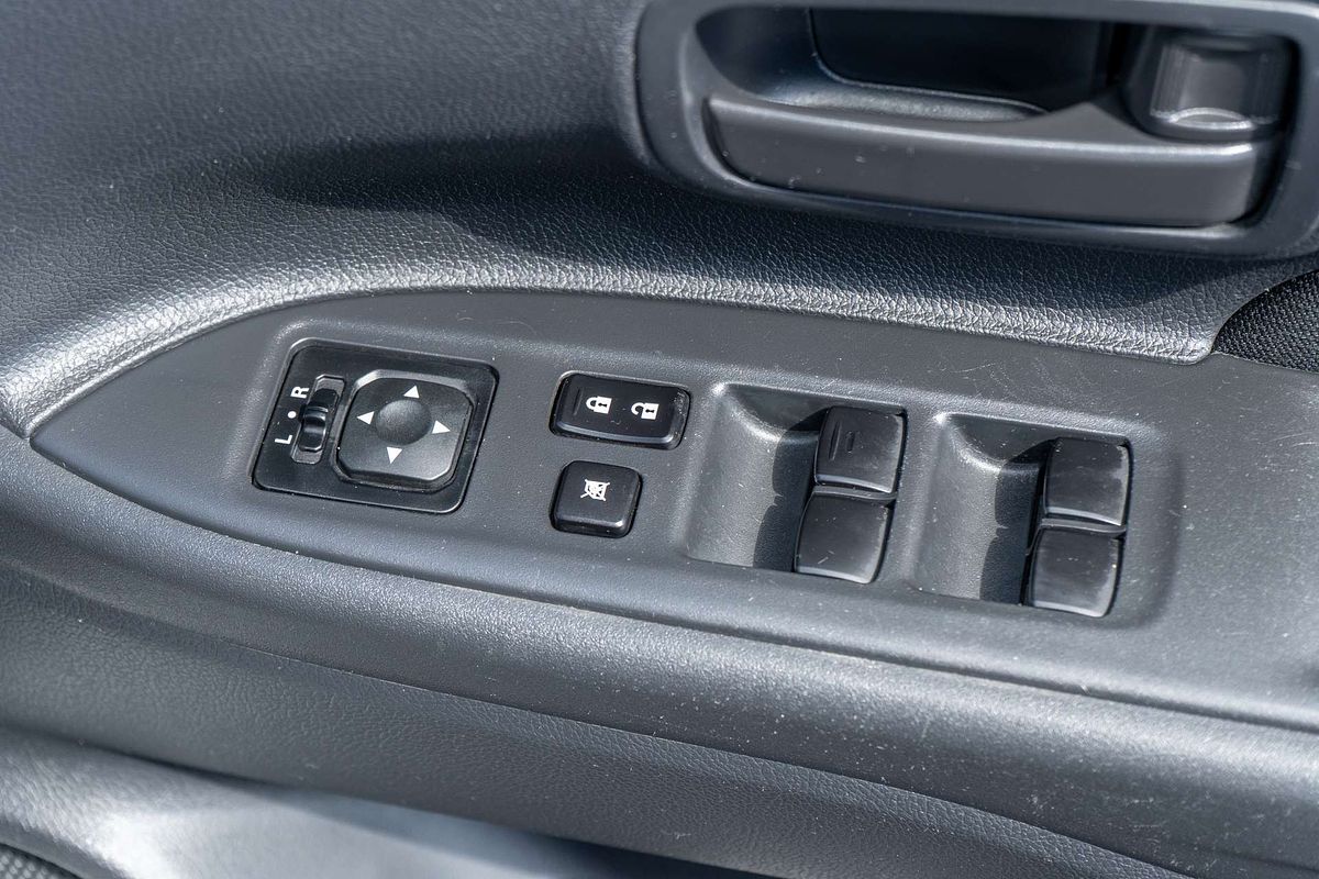 2013 Mitsubishi Outlander LS ZJ