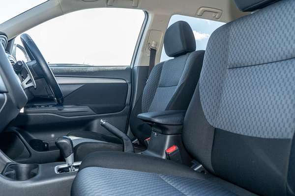 2013 Mitsubishi Outlander LS ZJ