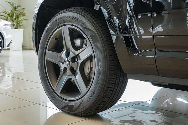 2024 Land Rover Defender 110 P400e X-Dynamic SE L663