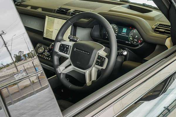 2024 Land Rover Defender 110 P400e X-Dynamic SE L663