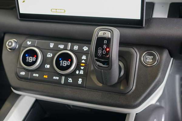 2024 Land Rover Defender 110 P400e X-Dynamic SE L663