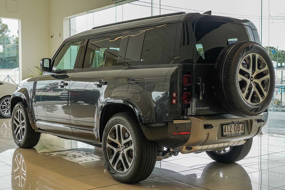 2025 Land Rover Defender 110 P400e X-Dynamic SE L663