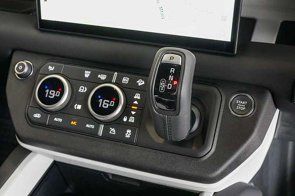 2025 Land Rover Defender 110 P400e X-Dynamic SE L663
