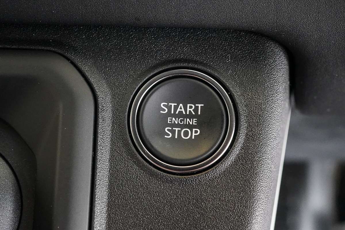 2025 Land Rover Defender 110 P400e X-Dynamic SE L663