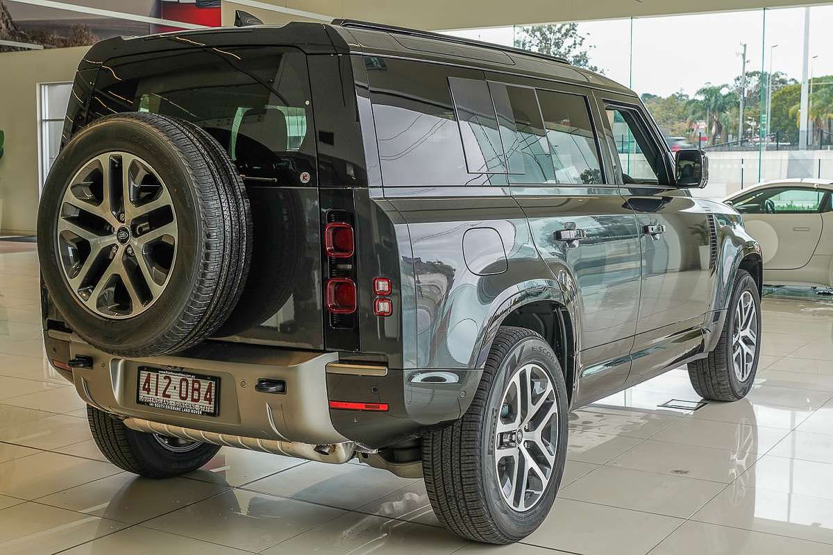 2025 Land Rover Defender 110 P400e X-Dynamic SE L663