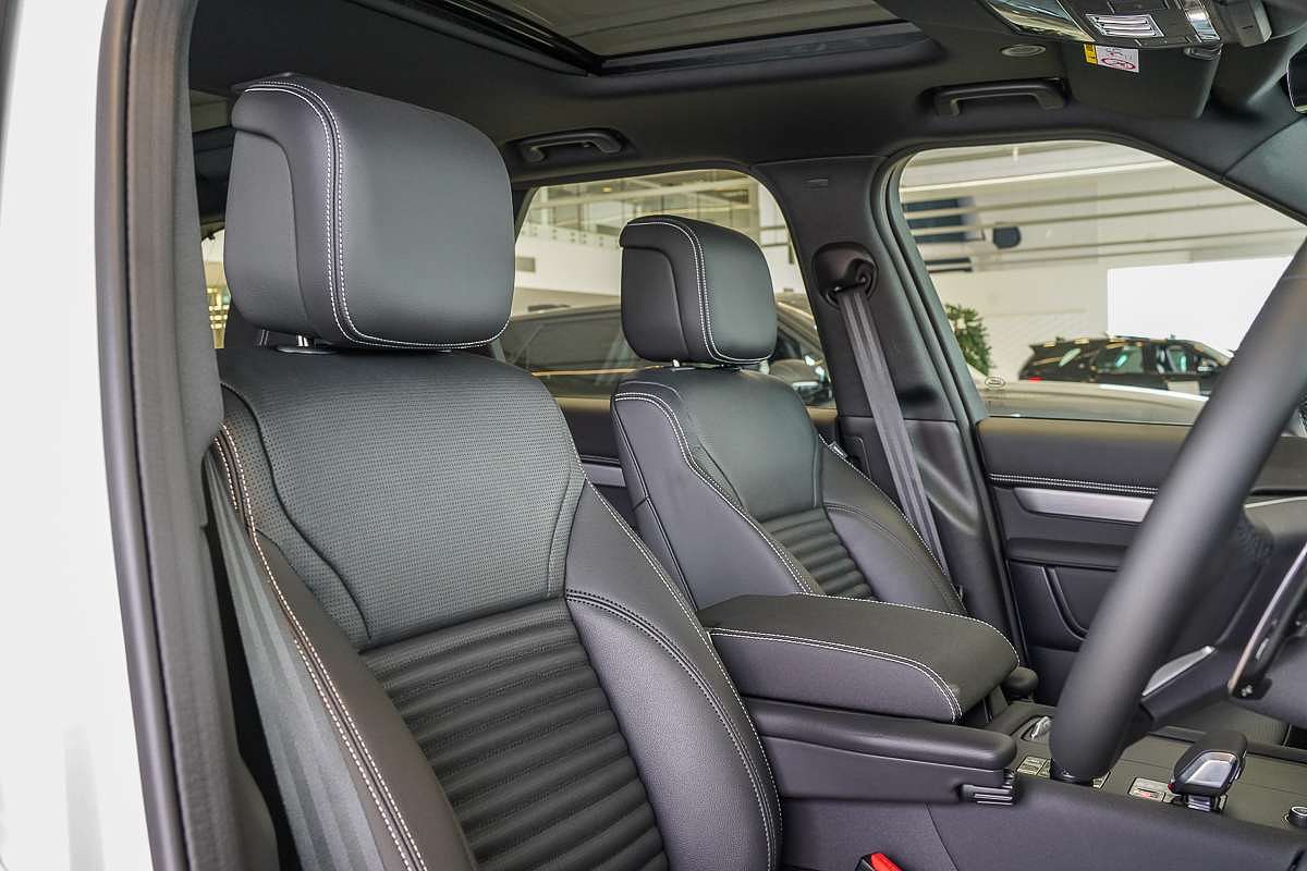 2024 Land Rover Discovery D350 Dynamic SE Series 5
