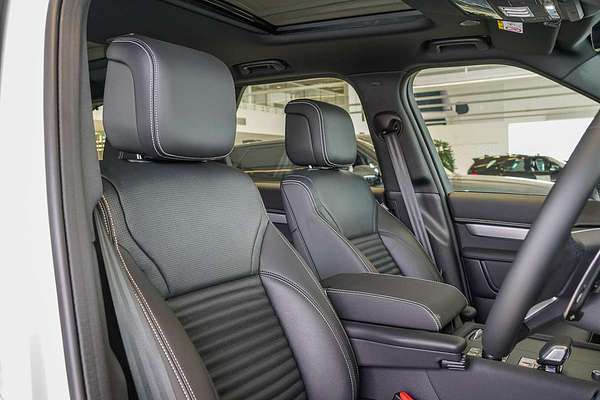 2024 Land Rover Discovery D350 Dynamic SE Series 5