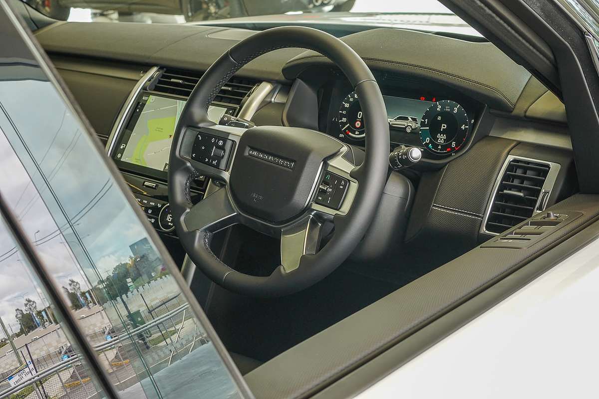2024 Land Rover Discovery D350 Dynamic SE Series 5