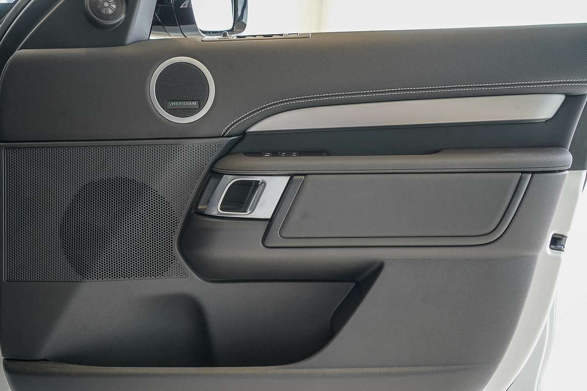 2024 Land Rover Discovery D350 Dynamic SE Series 5