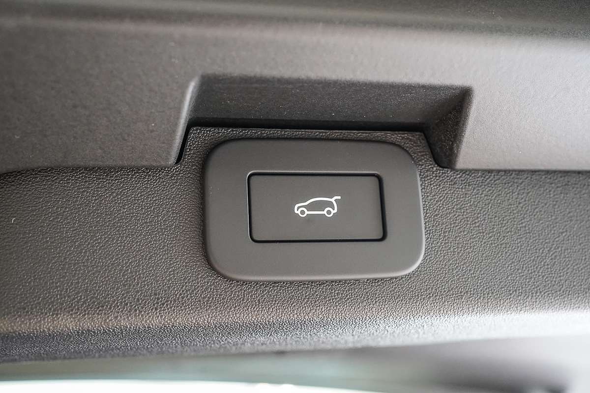 2024 Land Rover Discovery D350 Dynamic SE Series 5